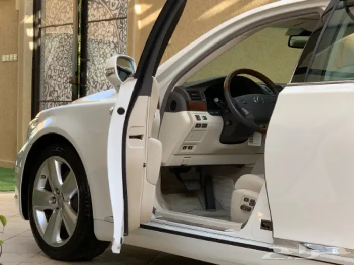 لكزس مخزن LS 460 عداد 86 2