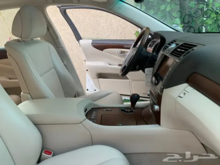 لكزس مخزن LS 460 عداد 86 11