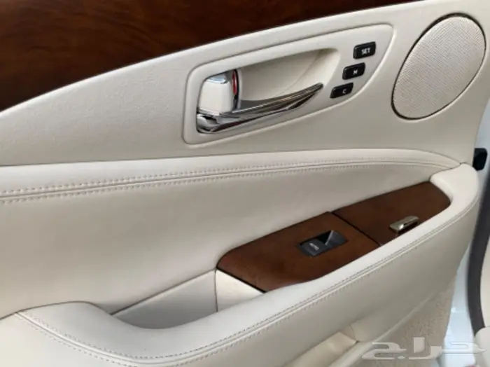 لكزس مخزن LS 460 عداد 86 26