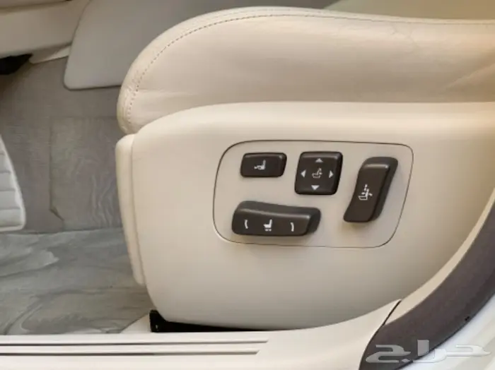 لكزس مخزن LS 460 عداد 86 28