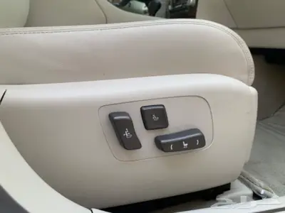 لكزس مخزن LS 460 عداد 86 29