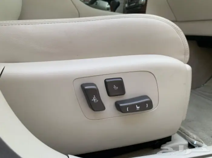 لكزس مخزن LS 460 عداد 86 29