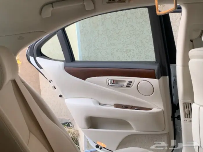 لكزس مخزن LS 460 عداد 86 54
