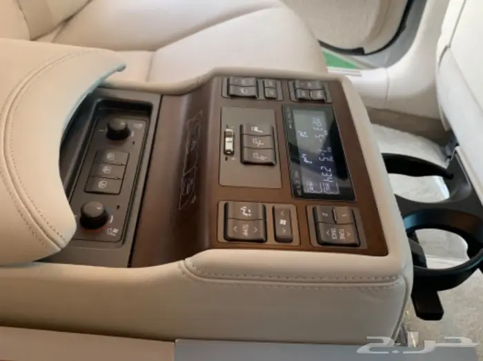 لكزس مخزن LS 460 عداد 86 58