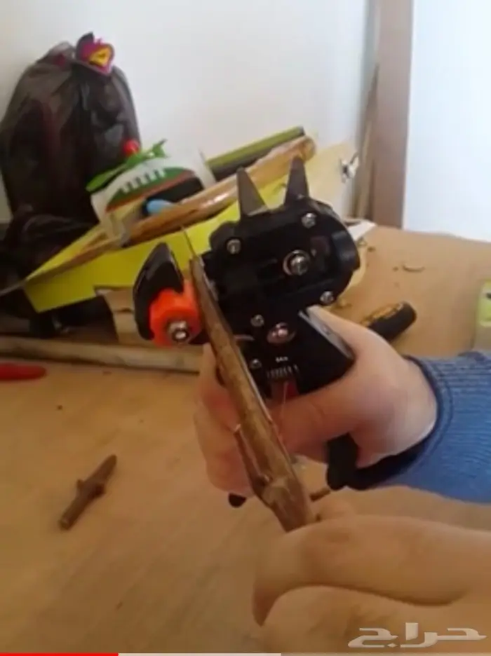 مقص تطعيم اللاشجار 1