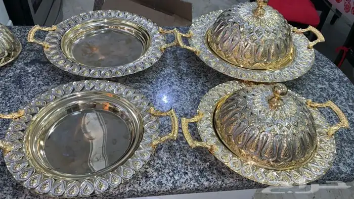 للبيع 4 صحون ضيافه نحاس لتقديم الأطعمة 1