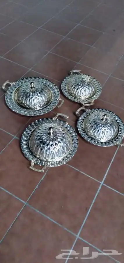 للبيع 4 صحون ضيافه نحاس لتقديم الأطعمة 4
