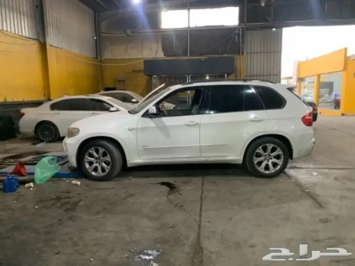 BMW X5 موديل 2009 تشليح قطع فقط 1