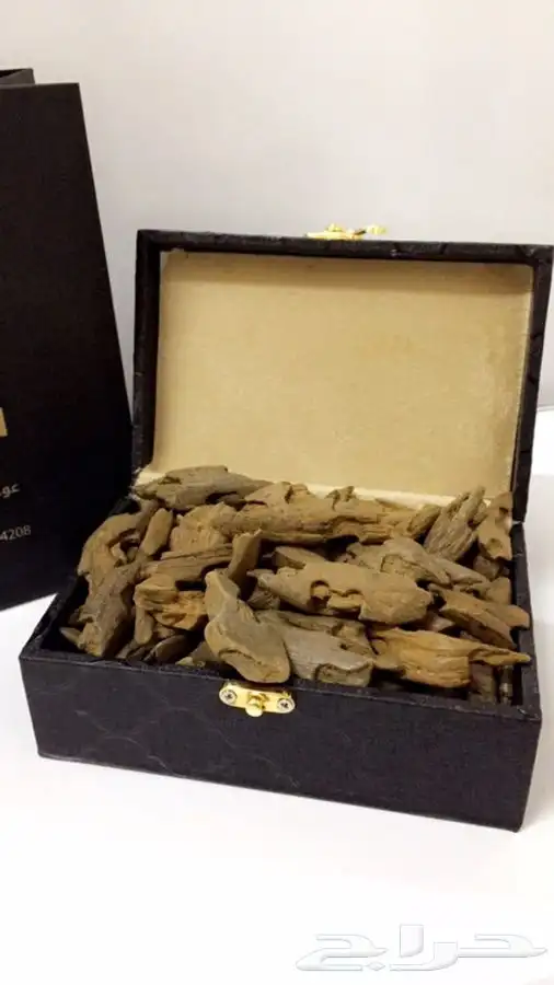 عود بخور ملكي ربع كيلو ب 522 ريال بدلا من 650 ريال 1