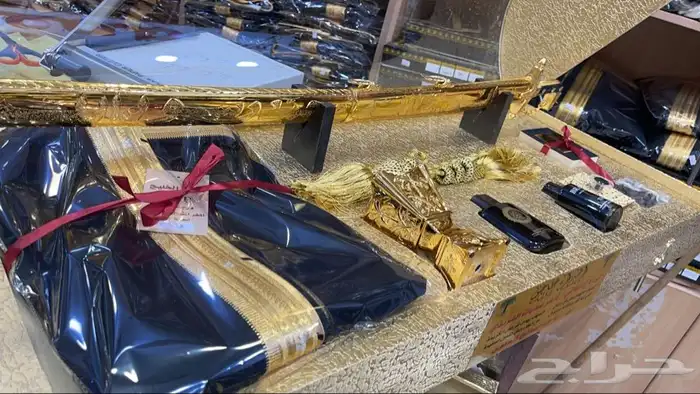 هدية بشت وسيف وعود سيوف بشوت  تقاعد ترقية زواج عطر 4
