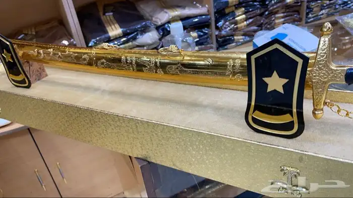 هدية بشت وسيف وعود سيوف بشوت  تقاعد ترقية زواج عطر 7