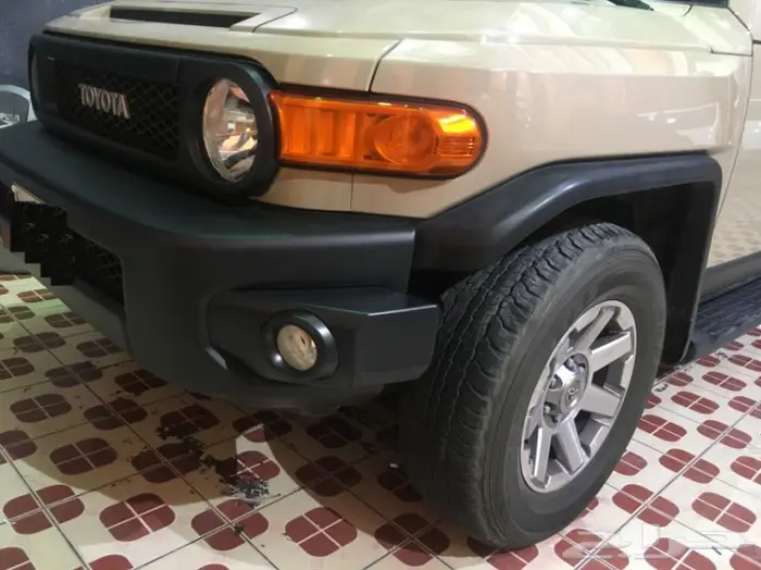 تجليد فضيات الصدام وشبك التويوتا FJ 13