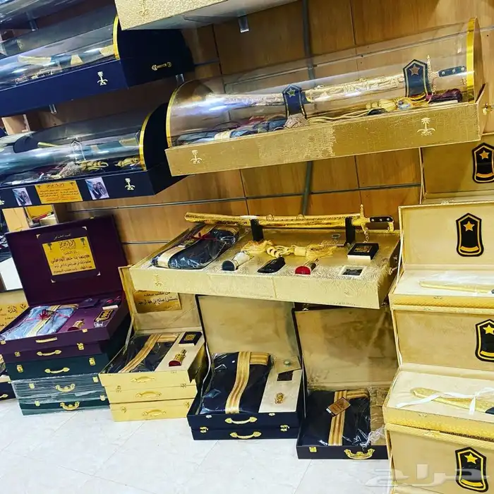 هدية بشت وسيف وعود سيوف بشوت  تقاعد ترقية زواج عطر 25