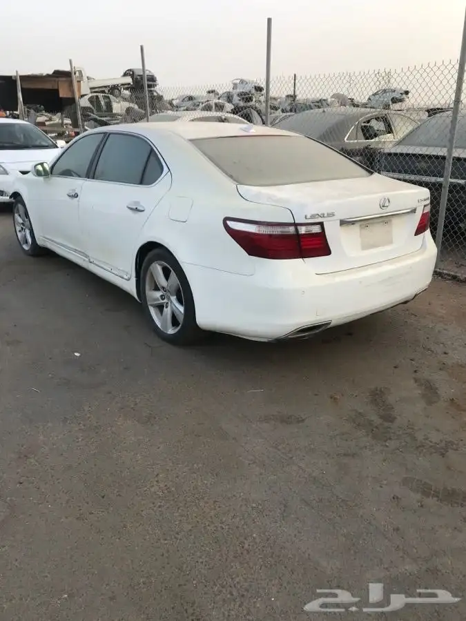 قطع غيار تشليح لكزس LS 460 موديل 2007 1