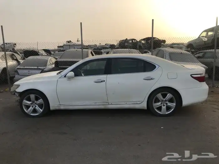 قطع غيار تشليح لكزس LS 460 موديل 2007 2