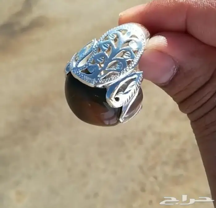 خاتم عقيق يماني طبيعي حبة البندق ولونها الفخم 2