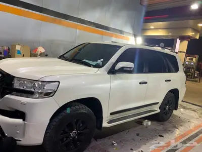 تجليد نياكل وشبك التويوتا لاندكروز بلاك اديشن 9