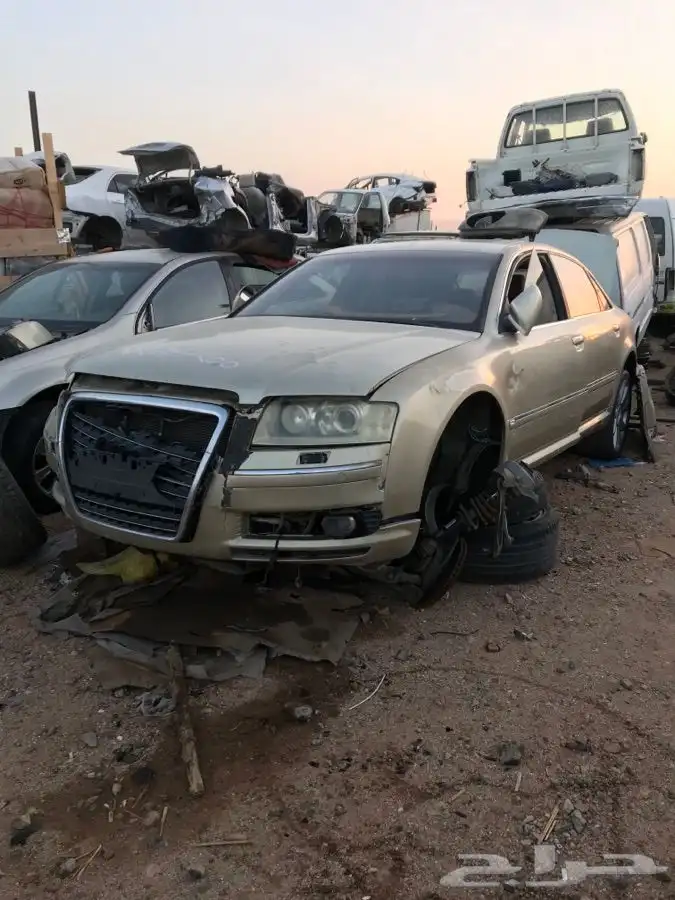 قطع غيار مستخدم اودي اي 8 موديل 2004 - 2010 3