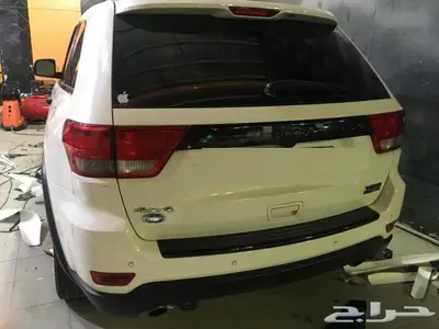 تركيب استيكر اسود لماع للجراند شيروكي 22