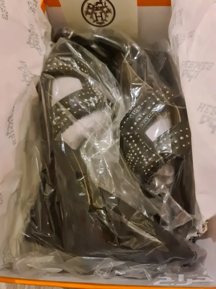 حذاء HERMES مقاس 39 4