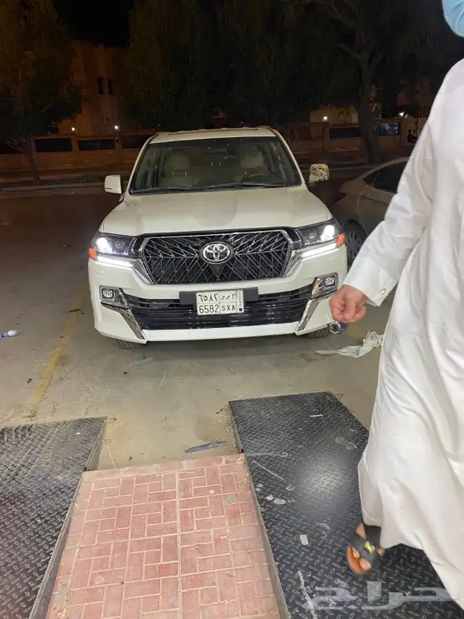 شبك لاندكروزر شكل لكزس اشاره سحاب من2016ال2021 2