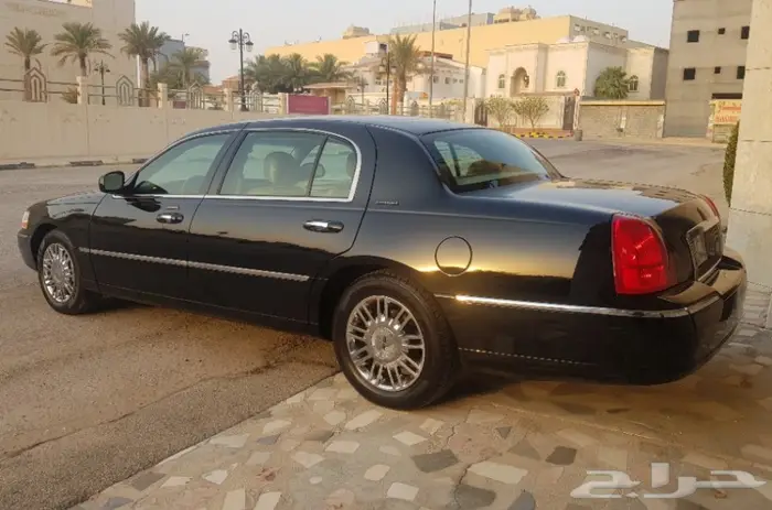 تاون كار 2008 سعودي لارج نظيف جدا . ممشى قليل 7