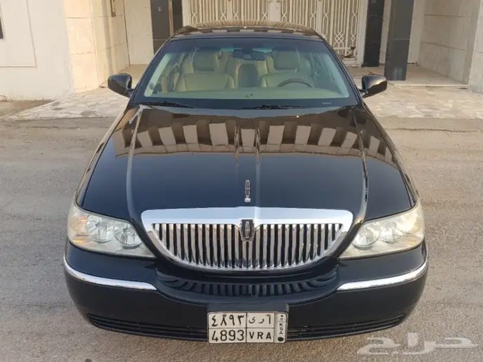 تاون كار 2008 سعودي لارج نظيف جدا . ممشى قليل 3