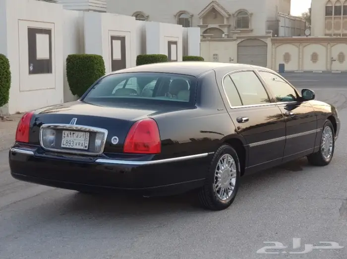 تاون كار 2008 سعودي لارج نظيف جدا . ممشى قليل 8