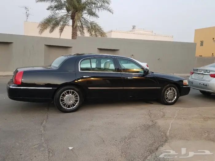 تاون كار 2008 سعودي لارج نظيف جدا . ممشى قليل 19