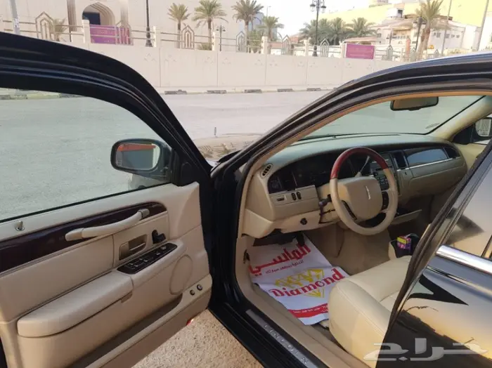 تاون كار 2008 سعودي لارج نظيف جدا . ممشى قليل 23