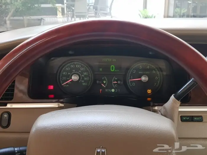 تاون كار 2008 سعودي لارج نظيف جدا . ممشى قليل 36
