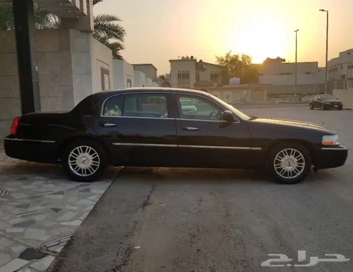تاون كار 2008 سعودي لارج نظيف جدا . ممشى قليل 6