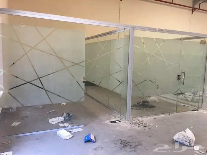 زجاج سكريت قواطع مكتبية وشاورات حمامات 0