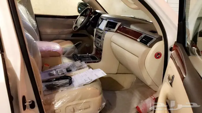 جيب لكزس مخزن.2014 عداد 62 9