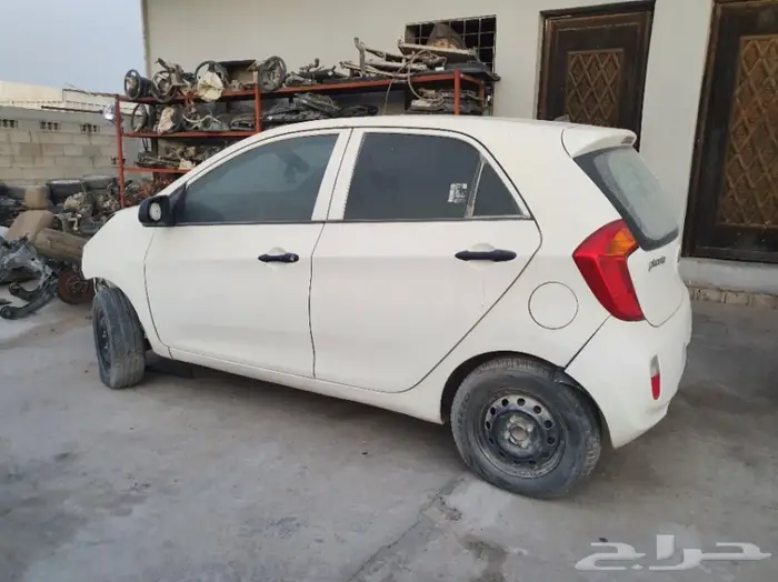 كيا بيكانتو 2015 مصدوم تشليح ((قطع غيار فقط)) 2