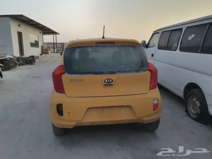 كيا بيكانتو 2015 مصدوم تشليح ((قطع غيار فقط)) 3