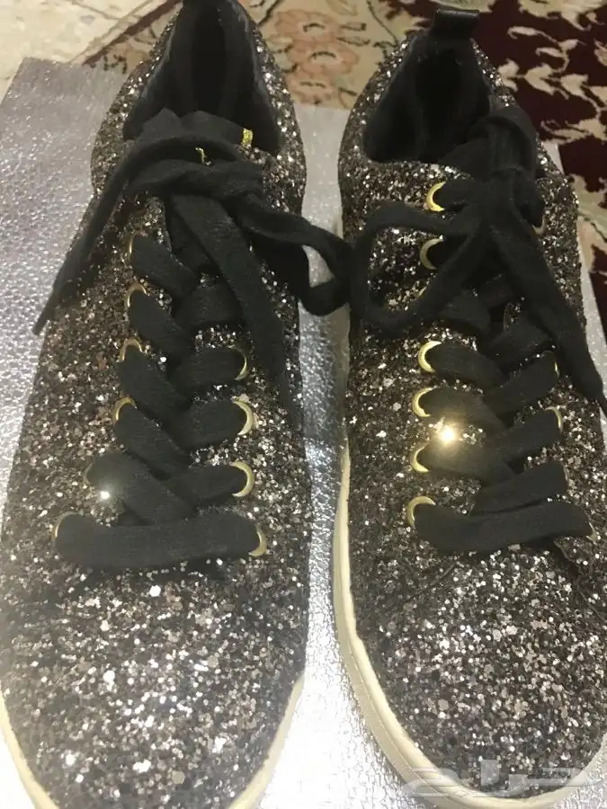 حذاء نسائي ماركه جس Guess اصلي 0