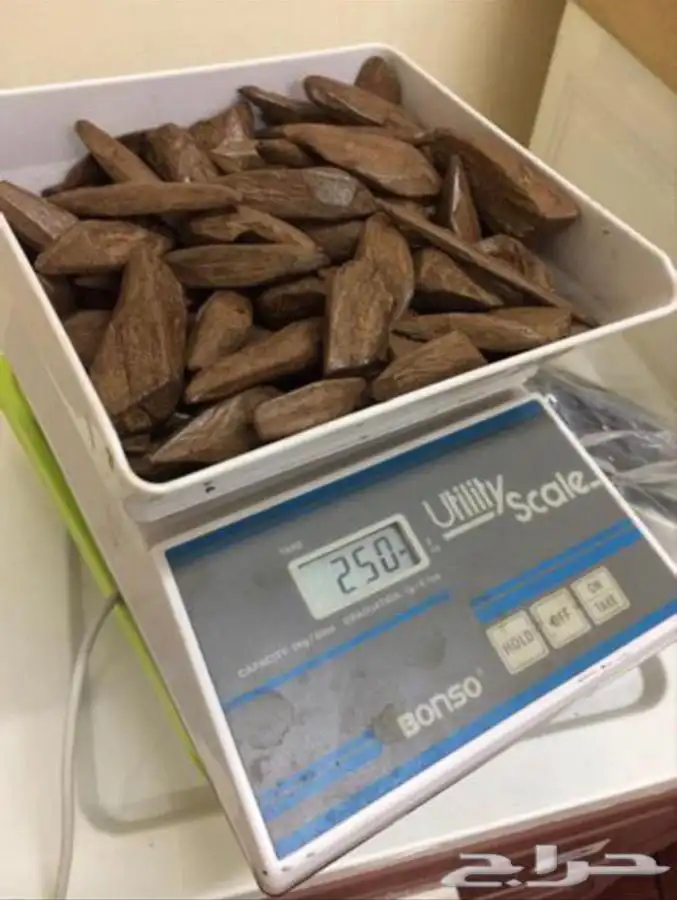 عود بخور مروكي فاخر وبياض وجه والسعر جملة 0