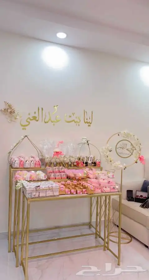 مصنع تفصيل اكريليك وخشب 32