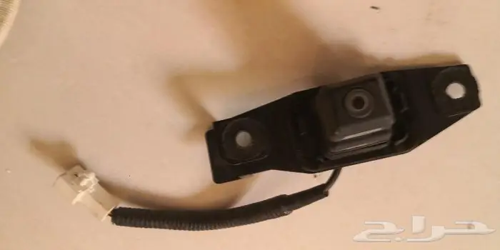 للبيع اصطب و كميرا لكزس is350 4