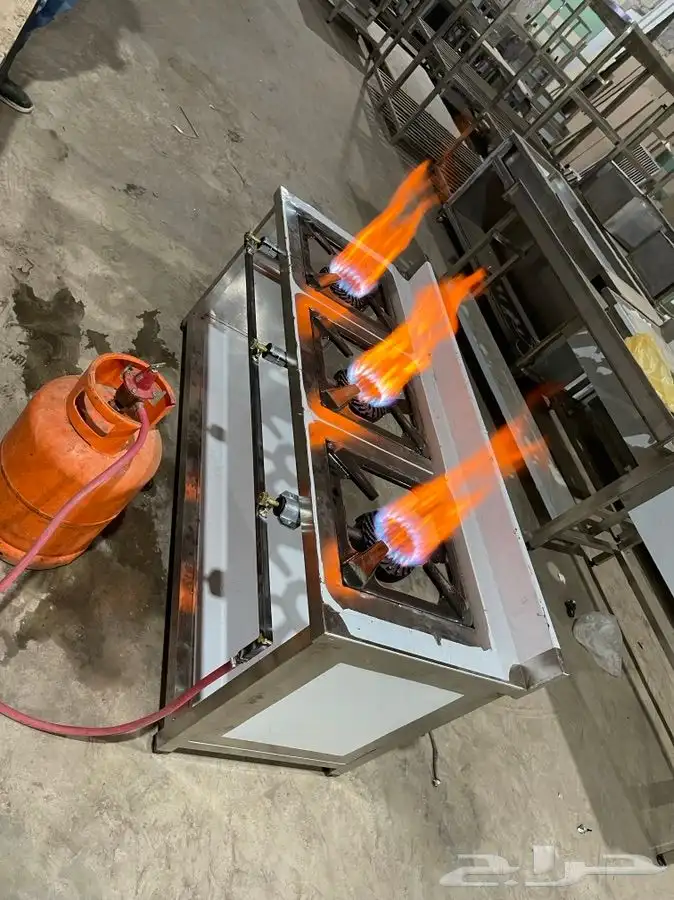 تجهيز طاولات ومطاعم وشفطت ودكدات وامال المطاعم مكاين شاورمة 0