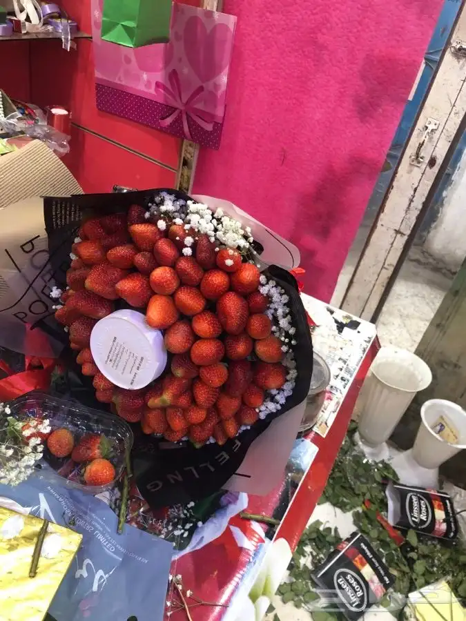 فل عقود للعرسان وورود طبيعيه وشتلات للتواصل اتصال أوواتساب 4