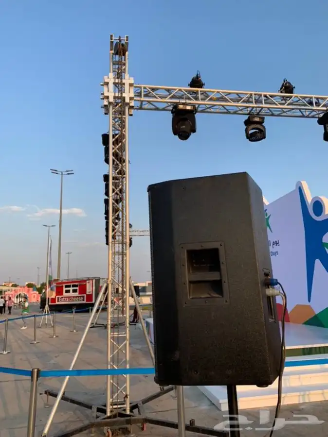 تأجير سماعات صوتيات إضاءات استيج تراس حفلات تنسيق 8