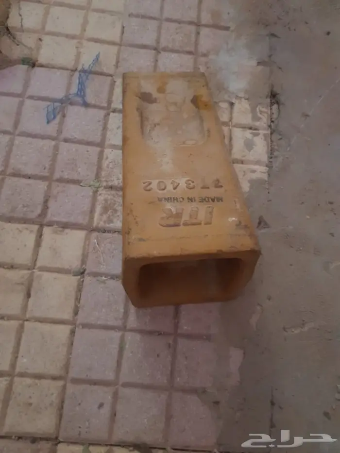 بنز كتربلر 320 جديد ومجموعه اغراض 3