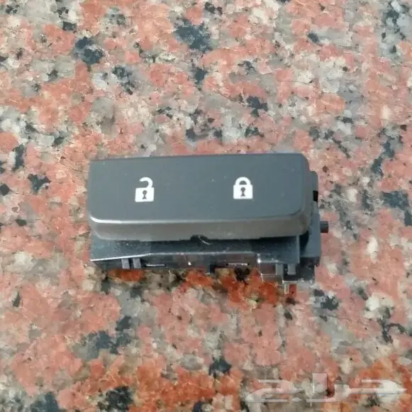 للبيع بجده قطع غيارسلفرادو سيرا 2007الي 2018  41