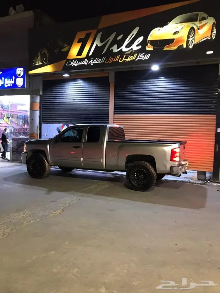 للبيع رولة تجليد للسيارات فضي لماع ميتالك 4