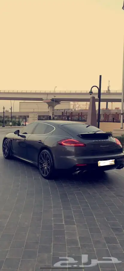 بورش باناميرا 2