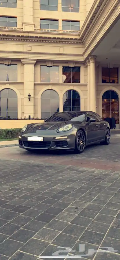 بورش باناميرا 4