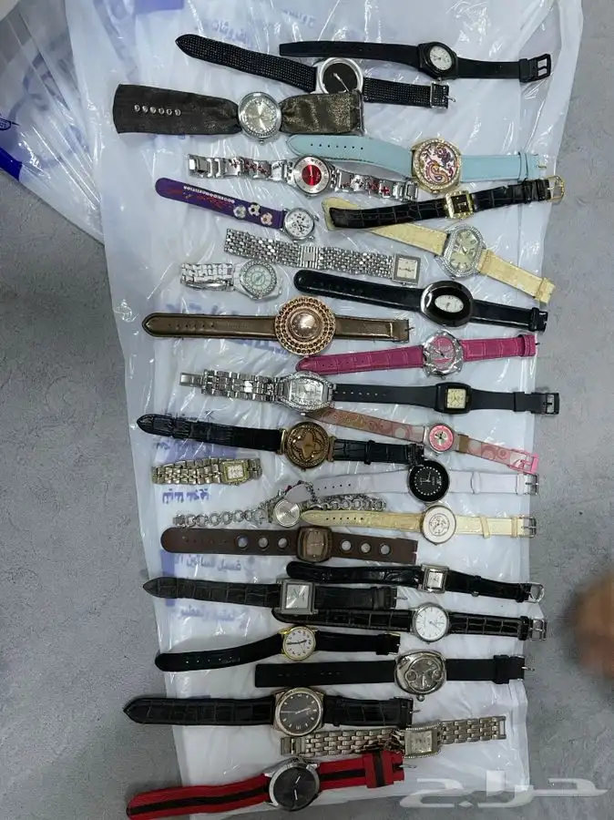 مجموعة ساعات للبيع 0