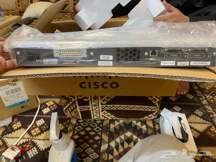 سويتش سيسكو Cisco سويتش TP-LINK كاميرات سويتشات 11